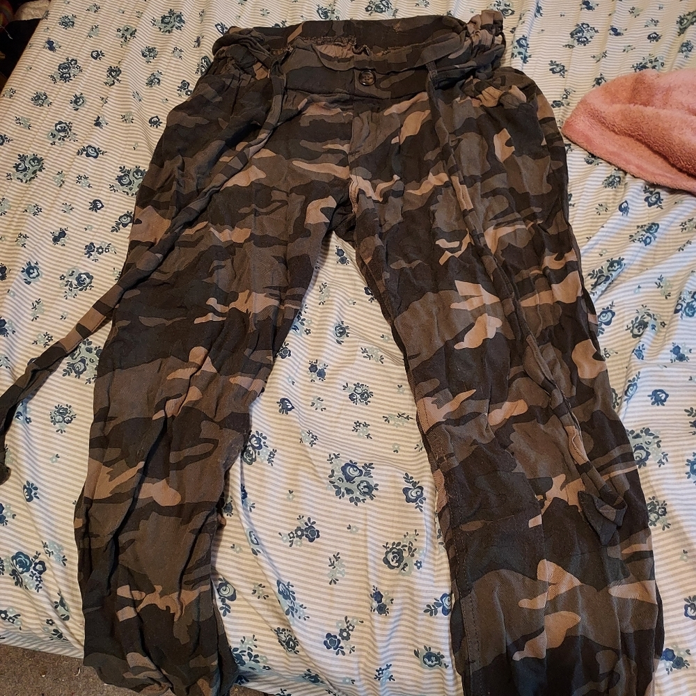 Camoflauge Green Pants with Belt